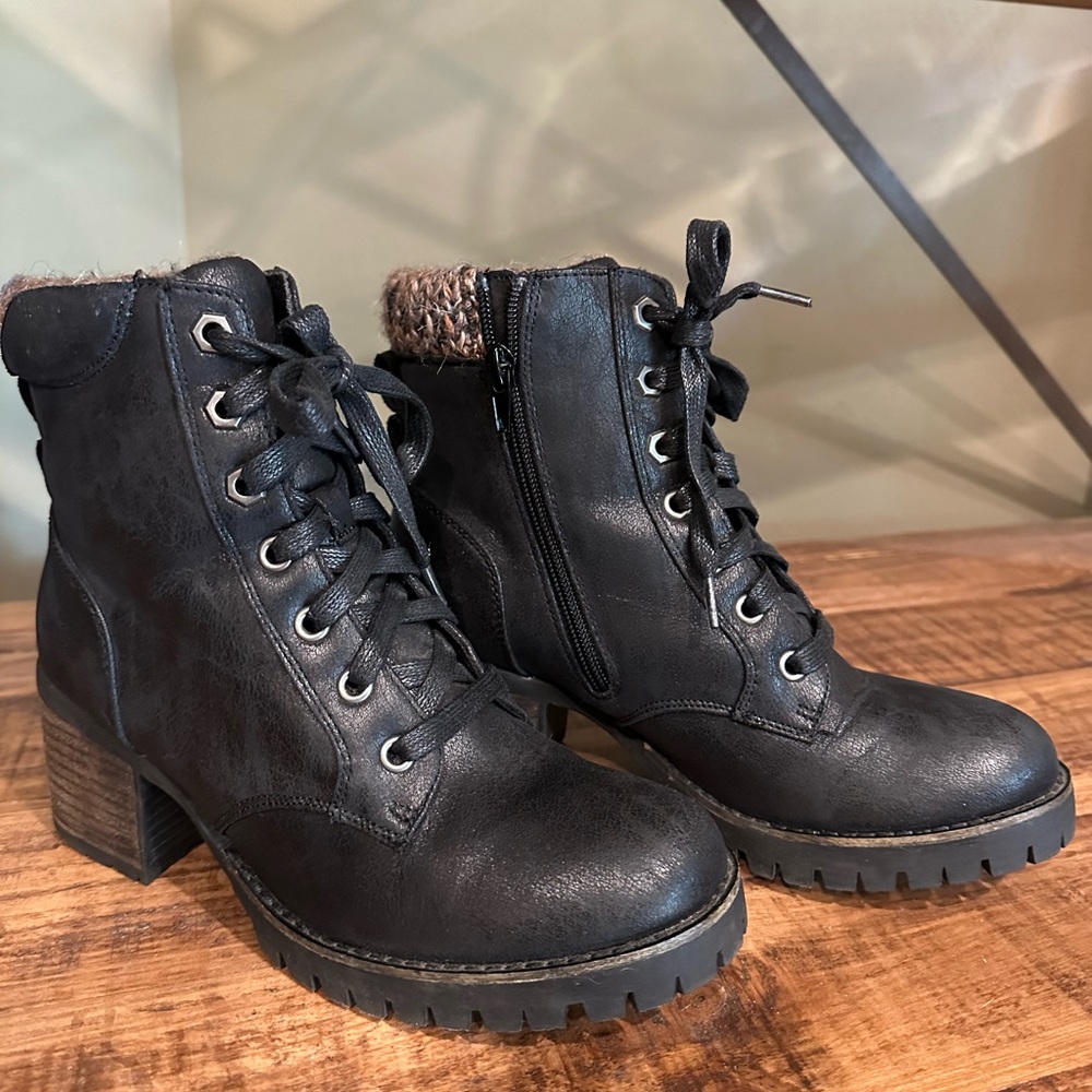 Black woman boots Carlos by Carlos Santana